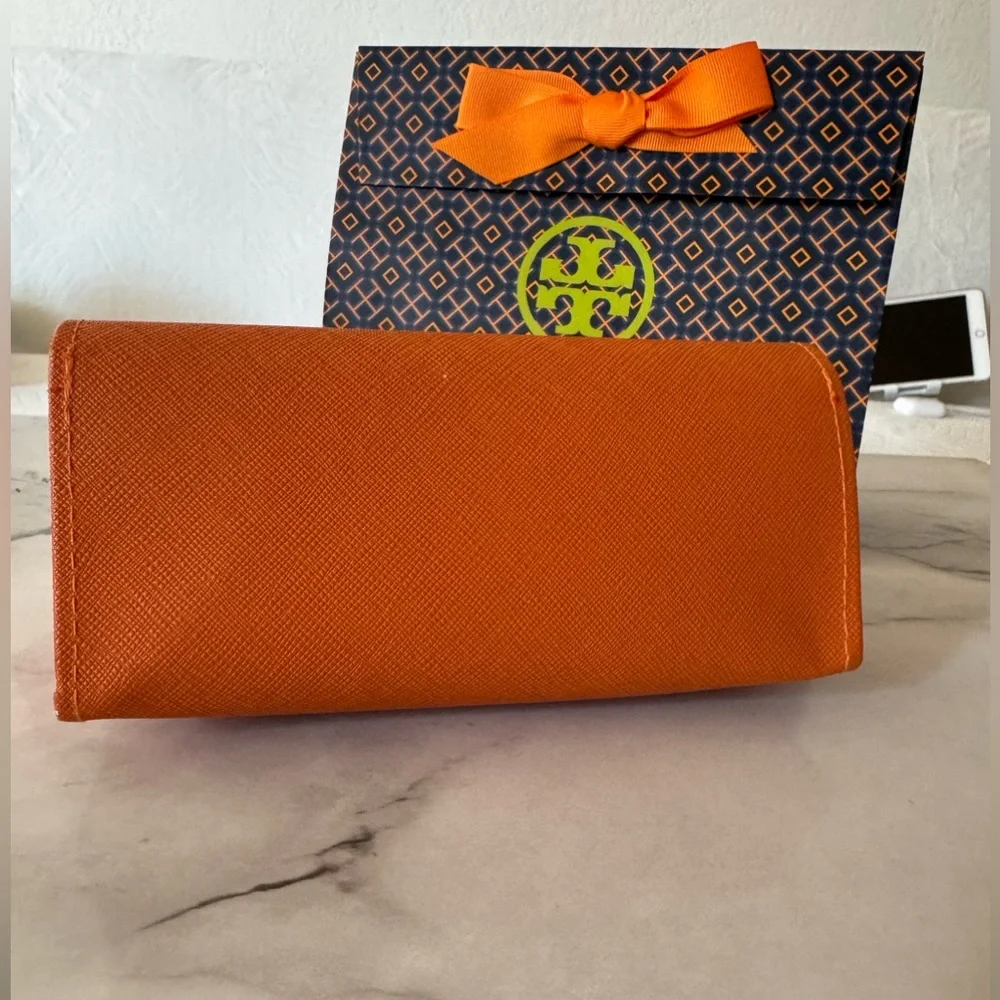 Tory Burch sunglasses Case , with gold color Logo
